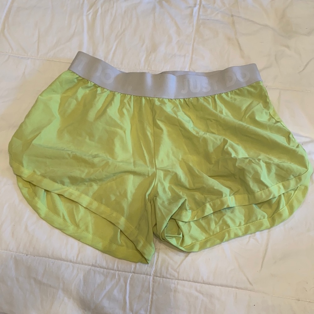 Nike shorts size medium